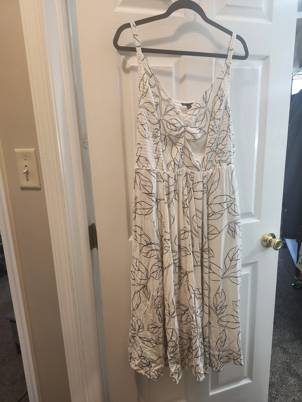 Torrid White Floral Leaf-Print Spaghetti Strap Dress, Torrid 3 = 3X